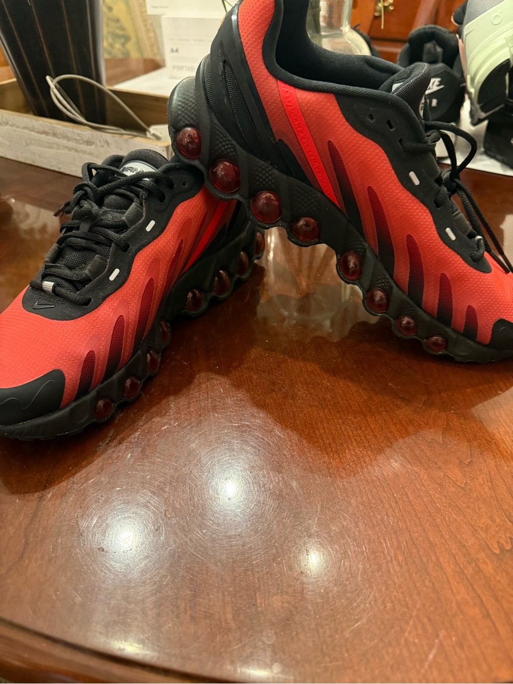 Nike Air Max Dn 8.5 Men 10 Women’s